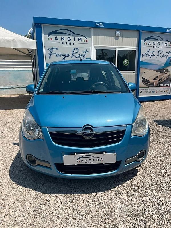 Usata Opel Agila 65 CV (47 kW) 2009 Blu Utilitaria