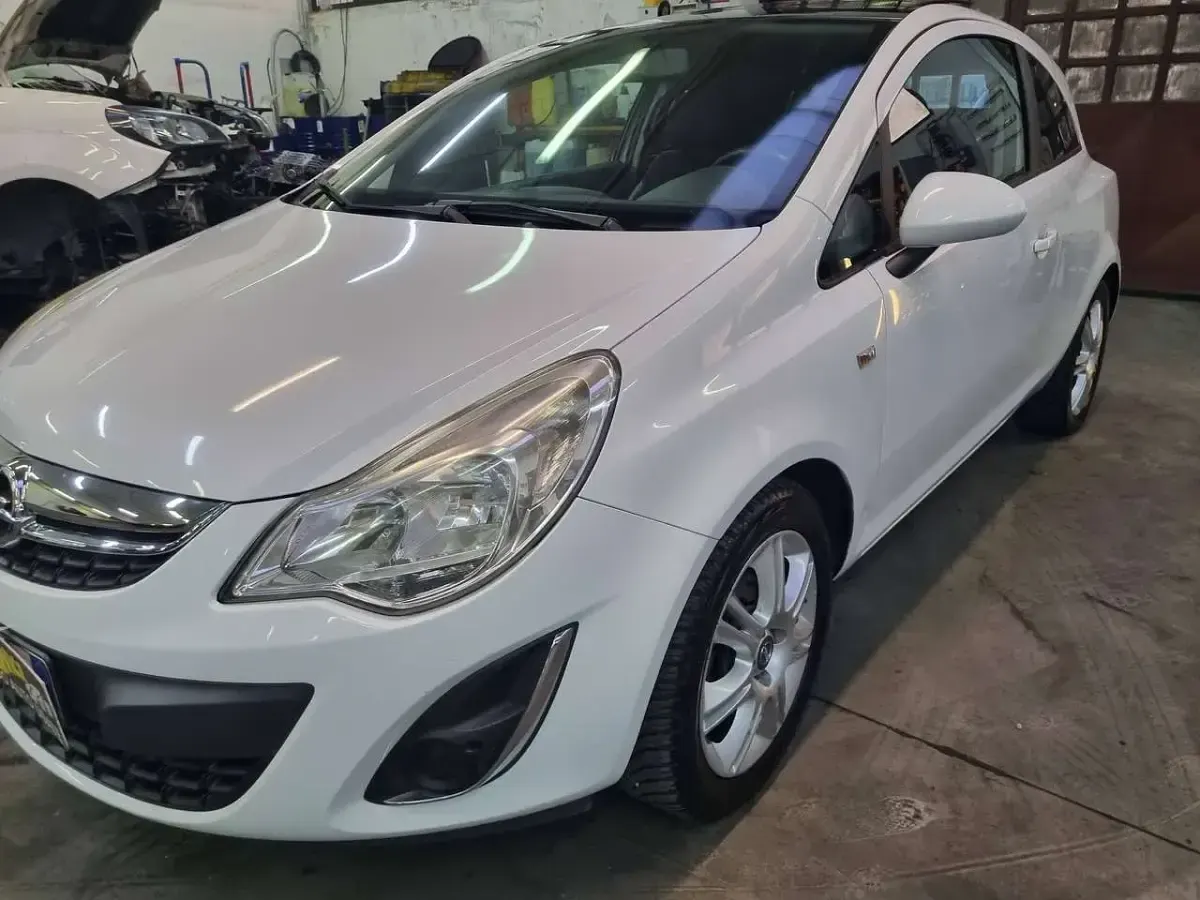 Usata Opel Corsa 69 CV (50 kW) 2012 Bianco Utilitaria