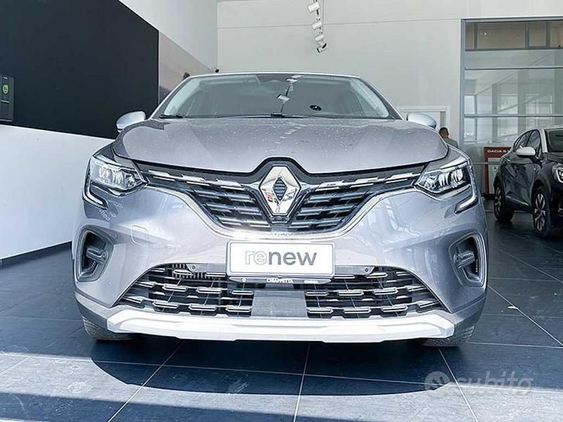 Usata Renault Captur Techno 91 CV (66 kW) 2024 Grigio cassiopea + tetto grigio magnete SUV