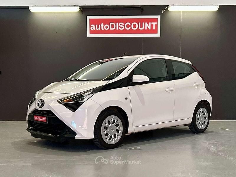 Usata Toyota Aygo Cool 72 CV (52 kW) 2019 Bianco Utilitaria
