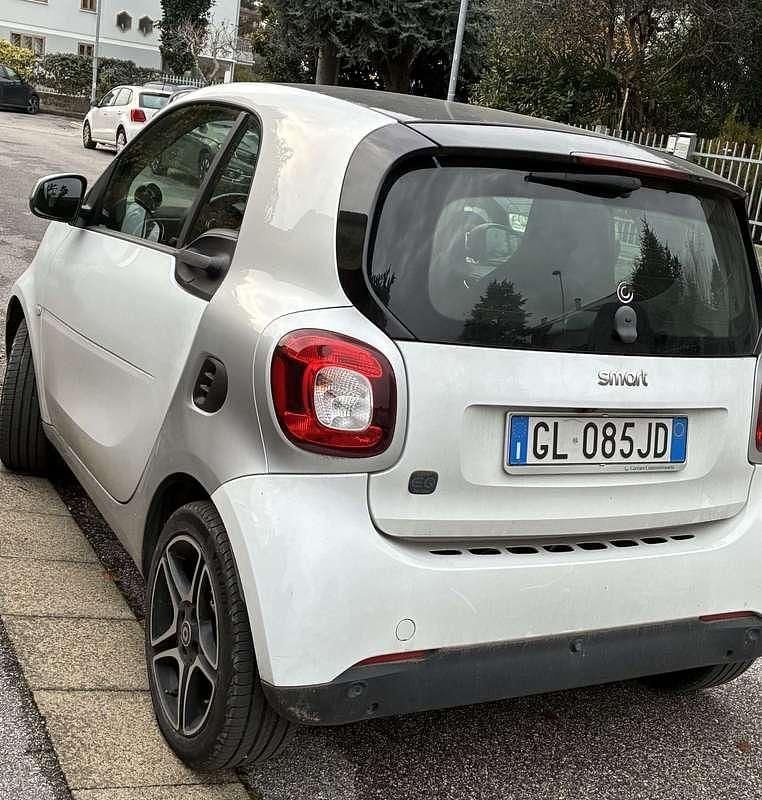 Usata Smart ForTwo Coupé Pulse 60 kW (82 CV) 2022 Utilitaria