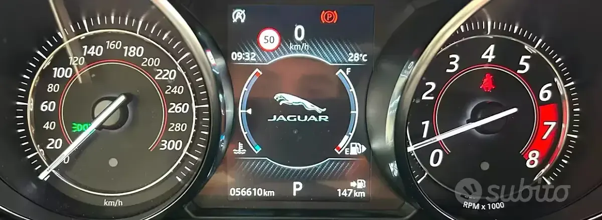 Usata Jaguar F-Type Chequered Flag 300 CV (220 kW) 2020 Bianco Coupé