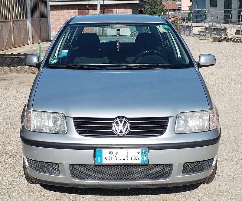 Usata VW Polo 50 CV (36 kW) 2001 Grigio Berlina