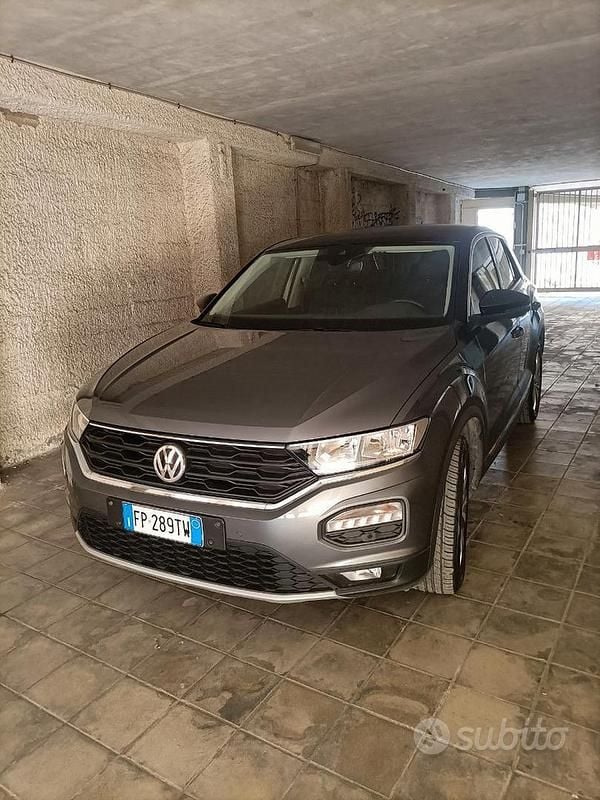Usata VW T-Roc 115 CV (84 kW) 2018 Grigio SUV