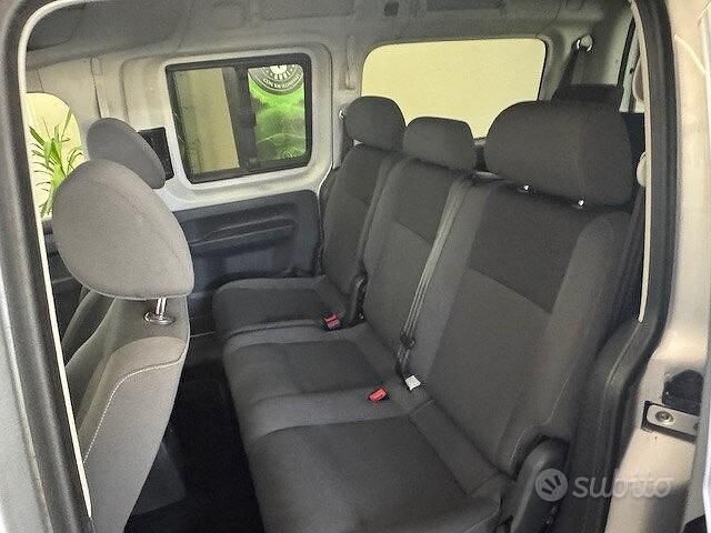 Begagnad VW Caddy 140 HK (102 kW) 2014 Minibuss