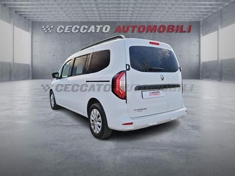 Usado Renault Kangoo Techno 131 CV (96 kW) 2024 Blanco Monovolumen