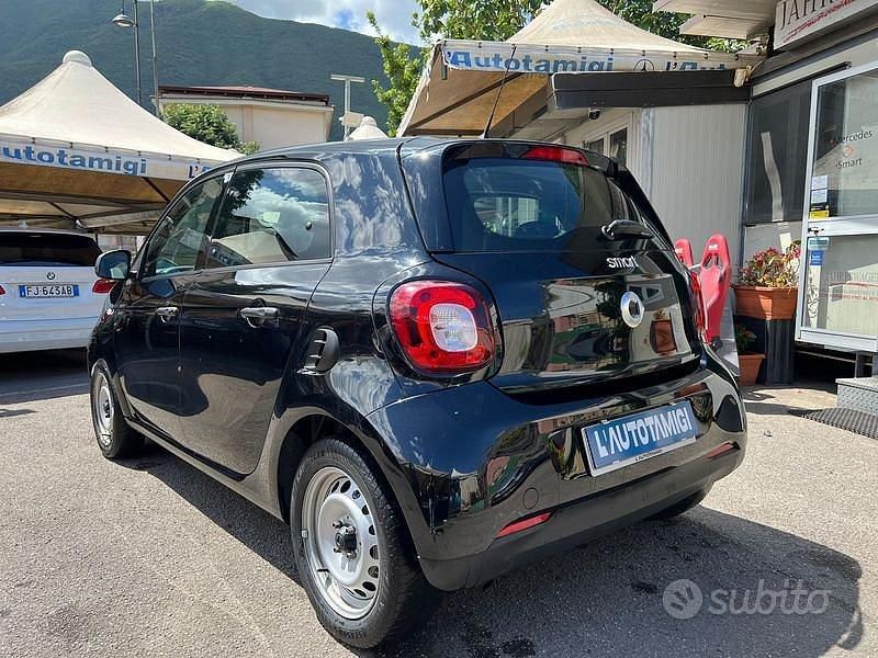 Usata Smart ForFour Prime 71 CV (52 kW) 2018 Nero Utilitaria