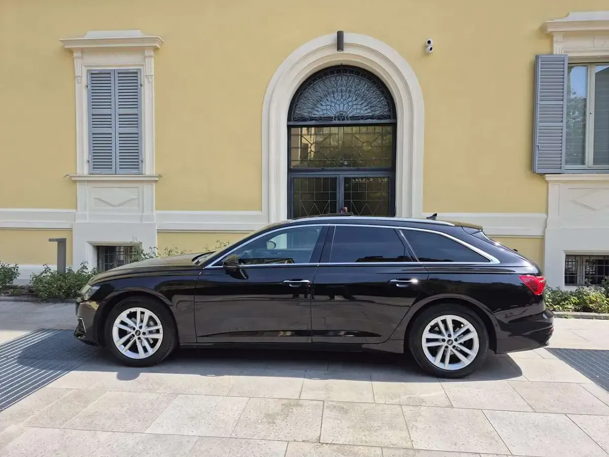 Usata Audi A6 S-Line 204 CV (150 kW) 2022 Nero metallizzato Station wagon