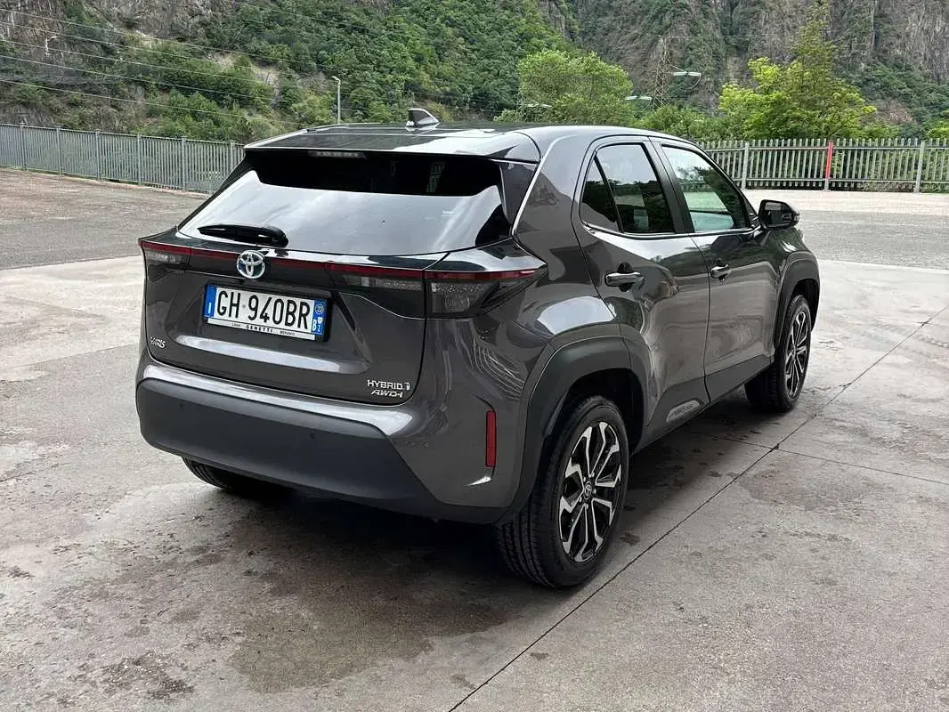 Usata Toyota Yaris Cross Trend 92 CV (67 kW) 2022 Grigio SUV