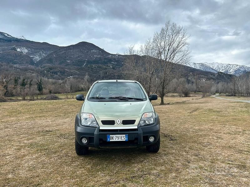 Usata Renault Scénic Privilege 102 CV (75 kW) 2002 Grigio Monovolume