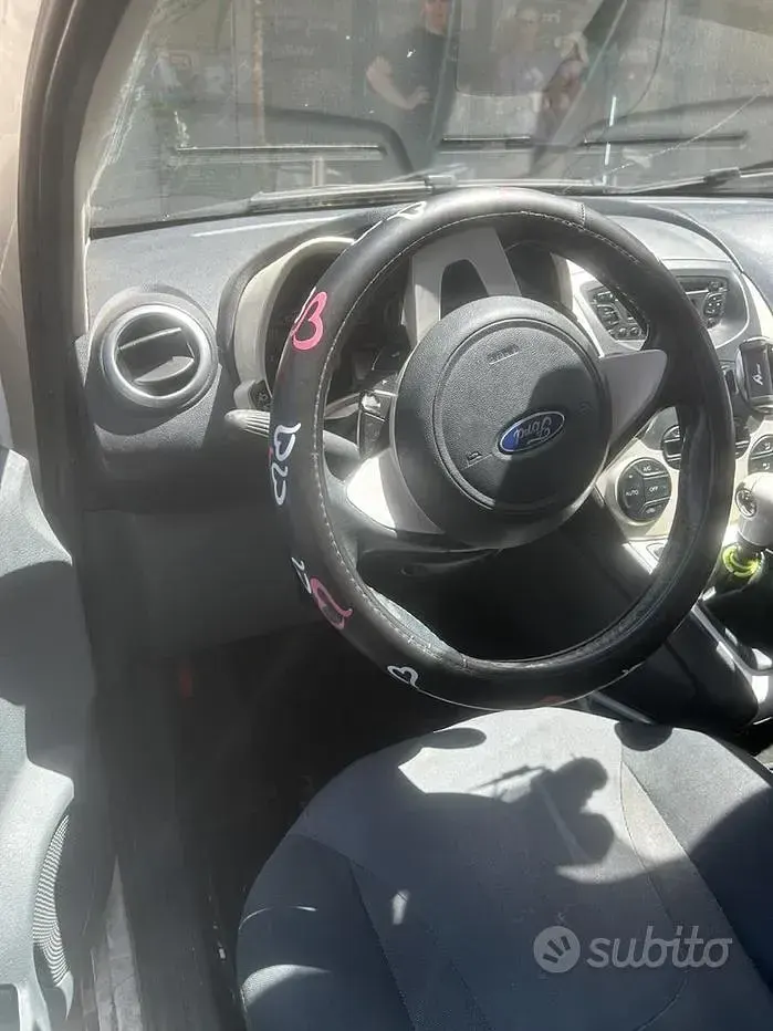 Usata Ford Ka Titanium 69 CV (50 kW) 2011 Bianco Utilitaria