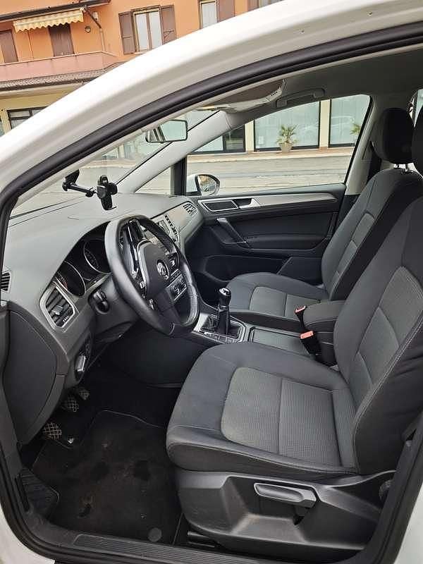 Usata VW Golf Sportsvan Comfortline 110 CV (80 kW) 2014 Bianco Monovolume