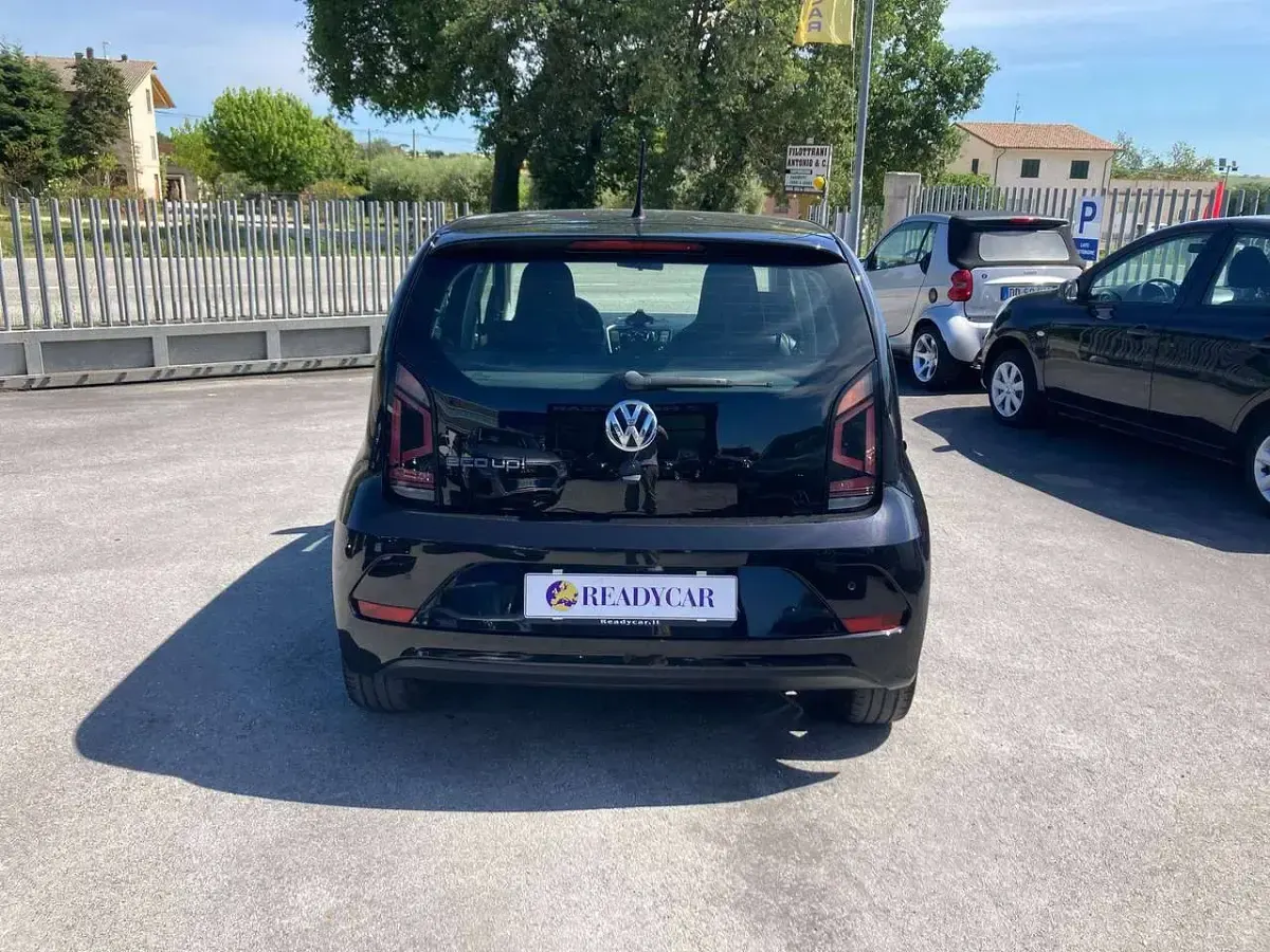 Usata VW up! Move 68 CV (50 kW) 2019 Nero Utilitaria