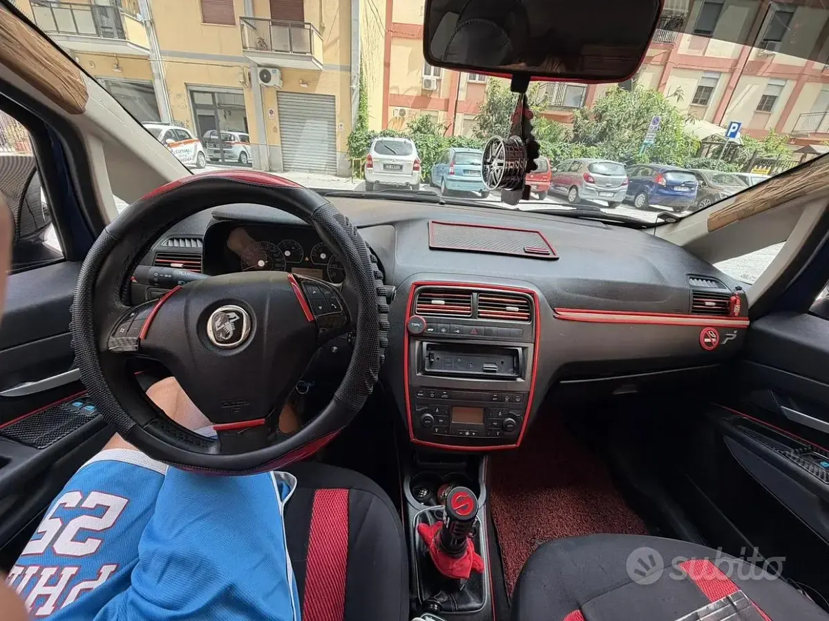 Usata Fiat Grande Punto 90 CV (66 kW) 2009 Bluazzurro Utilitaria