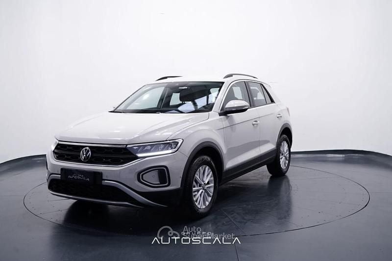 Usata VW T-Roc Life 110 CV (80 kW) 2024 Grigio SUV