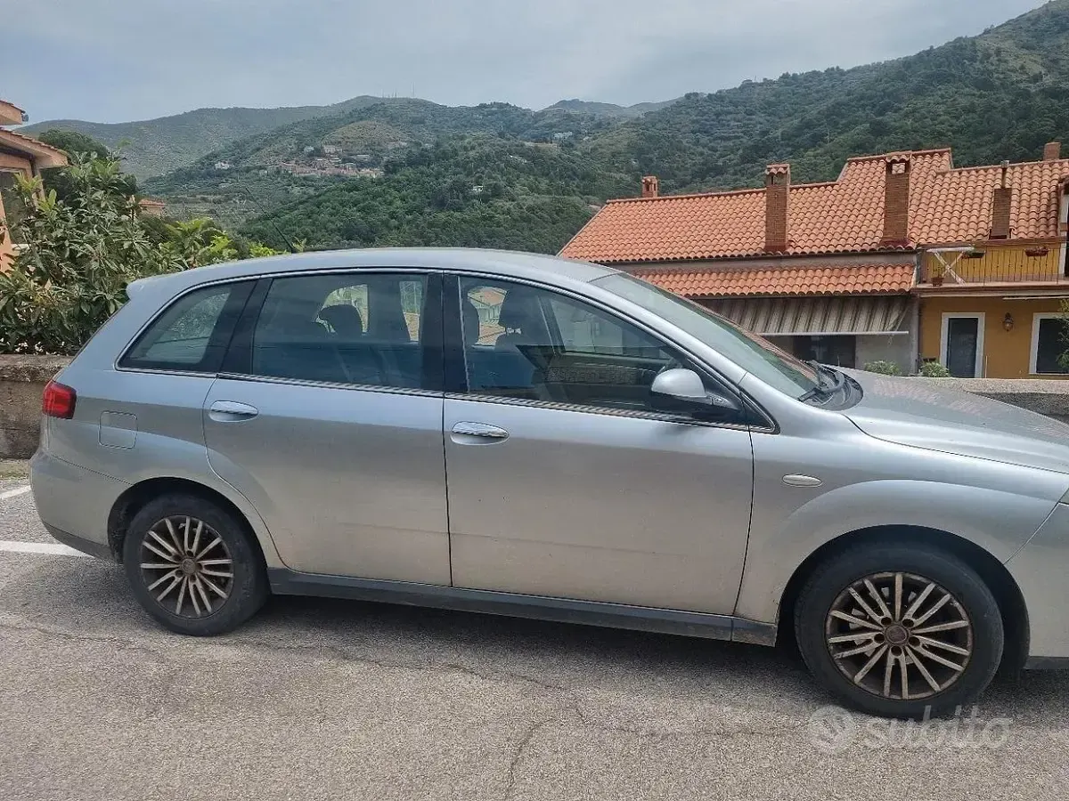 Usata Fiat Croma 150 CV (110 kW) 2008 Grigio Station wagon