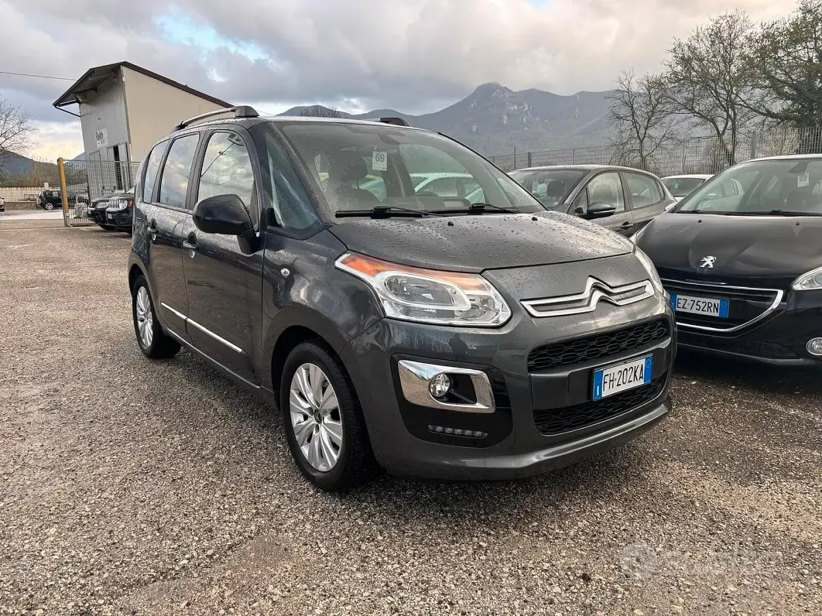 Usado Citroën C3 Picasso 99 CV (72 kW) 2017 Gris Monovolumen