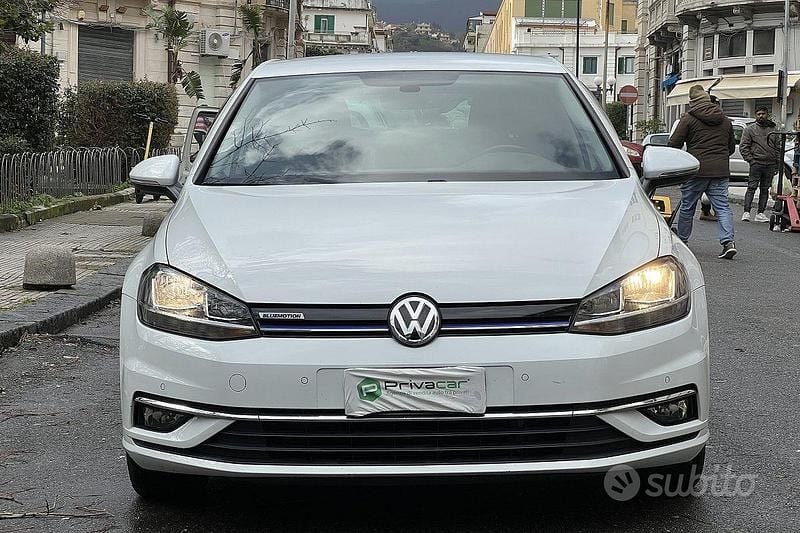 Usata VW Golf VIII Executive 2020 Bianco Utilitaria