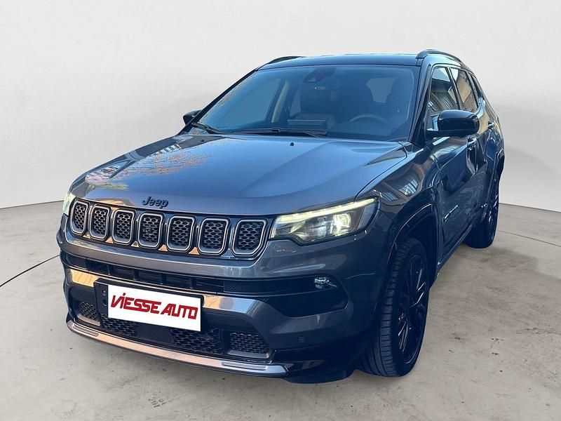 Grigio pastello Usata 2024 Jeep Compass SUV | 28.500 € (Cara) - Immagine 1/4