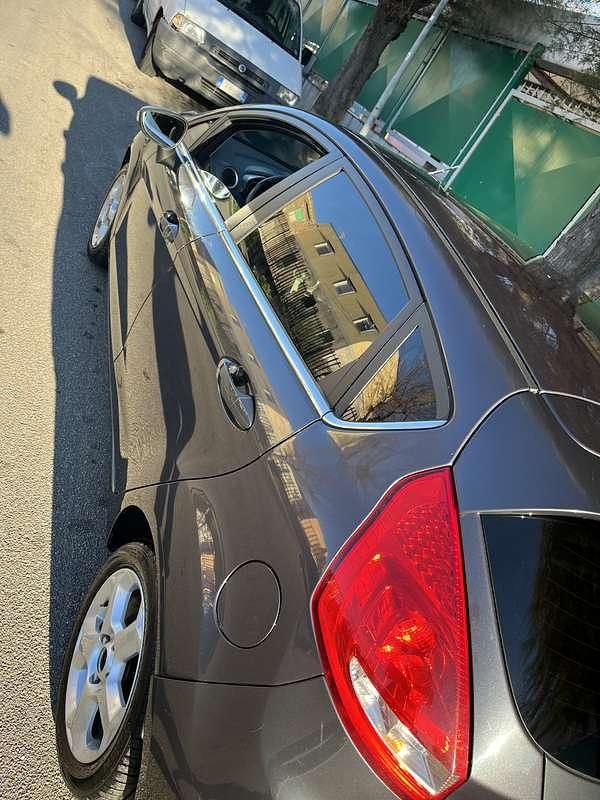 Usata Ford Fiesta Titanium 68 CV (50 kW) 2010 Berlina