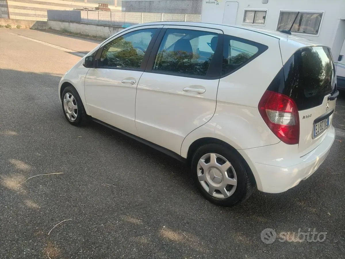 Usata Mercedes A160 82 CV (60 kW) 2011 Bianco Utilitaria