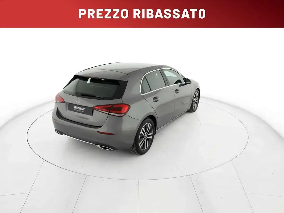 Usata Mercedes A180 Progressive 116 CV (85 kW) 2022 Grigio Berlina