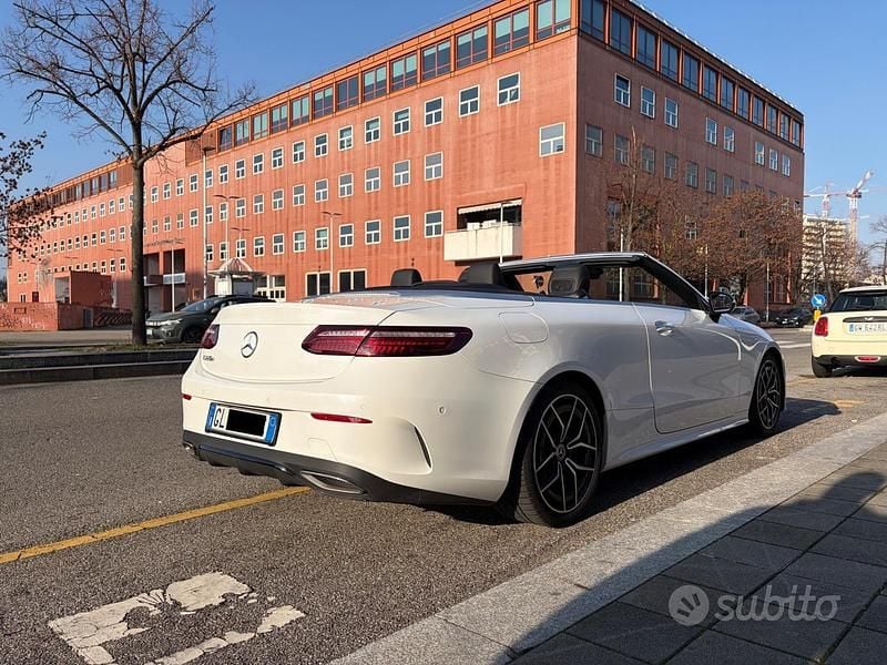 Usata Mercedes E220 AMG Line Premium Plus 194 CV (142 kW) 2022 Bianco Cabrio