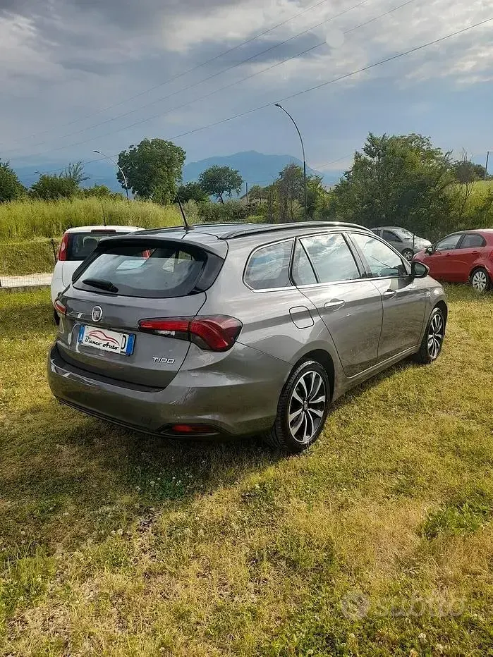 Usata Fiat Tipo Lounge 120 CV (88 kW) 2018 Grigio Station wagon