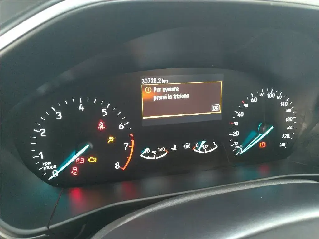 Usata Ford Focus Active 125 CV (91 kW) 2022 Grigio Berlina