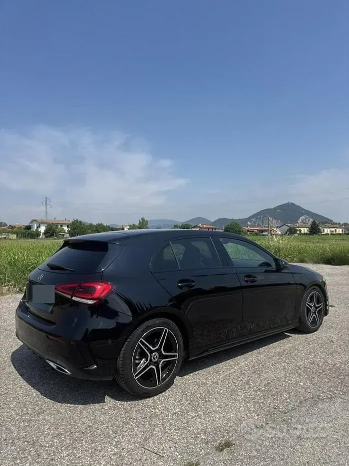 Usata Mercedes A180 Premium 116 CV (85 kW) 2020 Nero Berlina