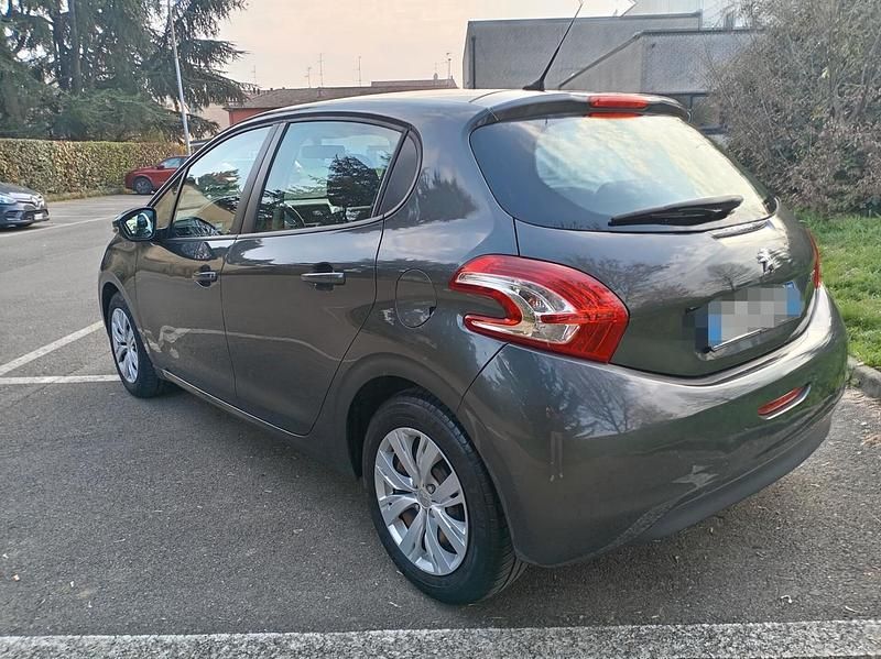 Usata Peugeot 208 Active 67 CV (49 kW) 2014 Grigio Utilitaria