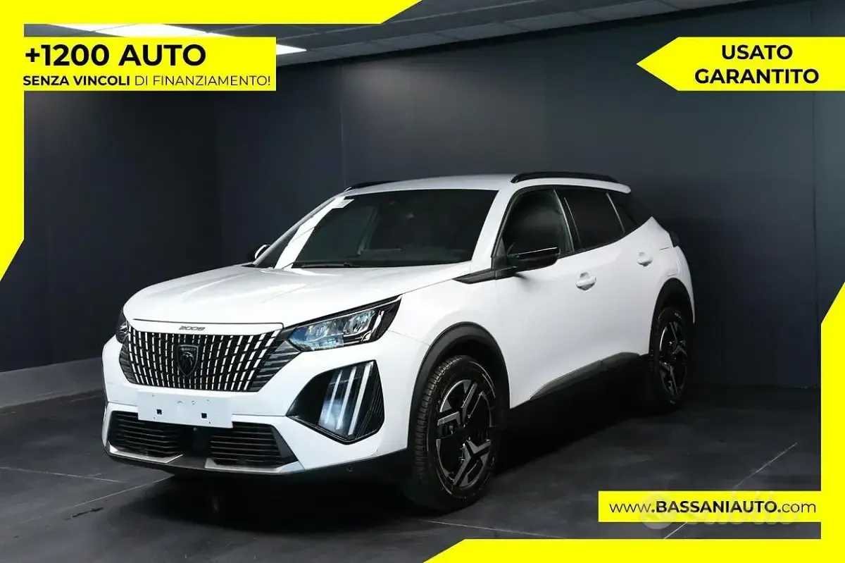 Usata Peugeot 2008 Allure 131 CV (96 kW) 2024 Bianco SUV