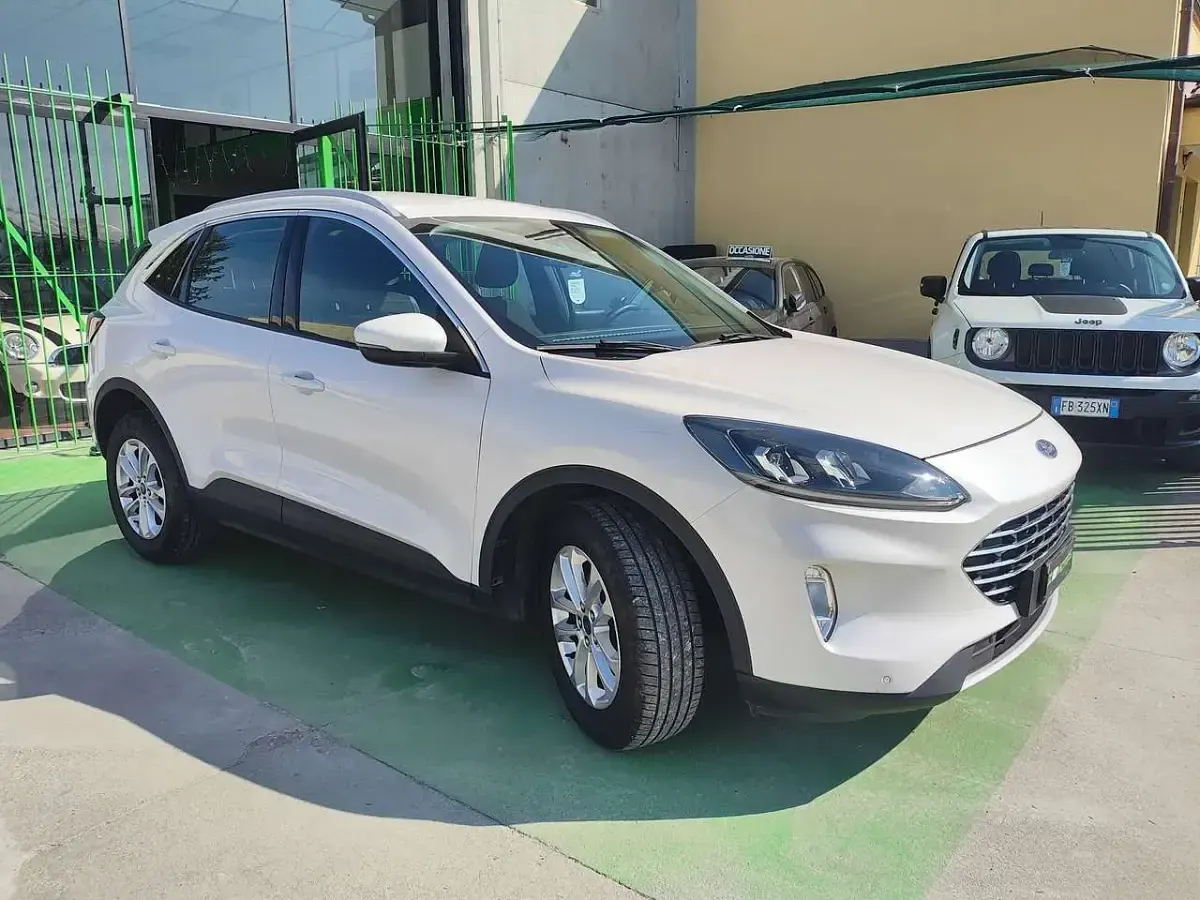 Usata Ford Kuga Business Edition 120 CV (88 kW) 2021 Bianco SUV