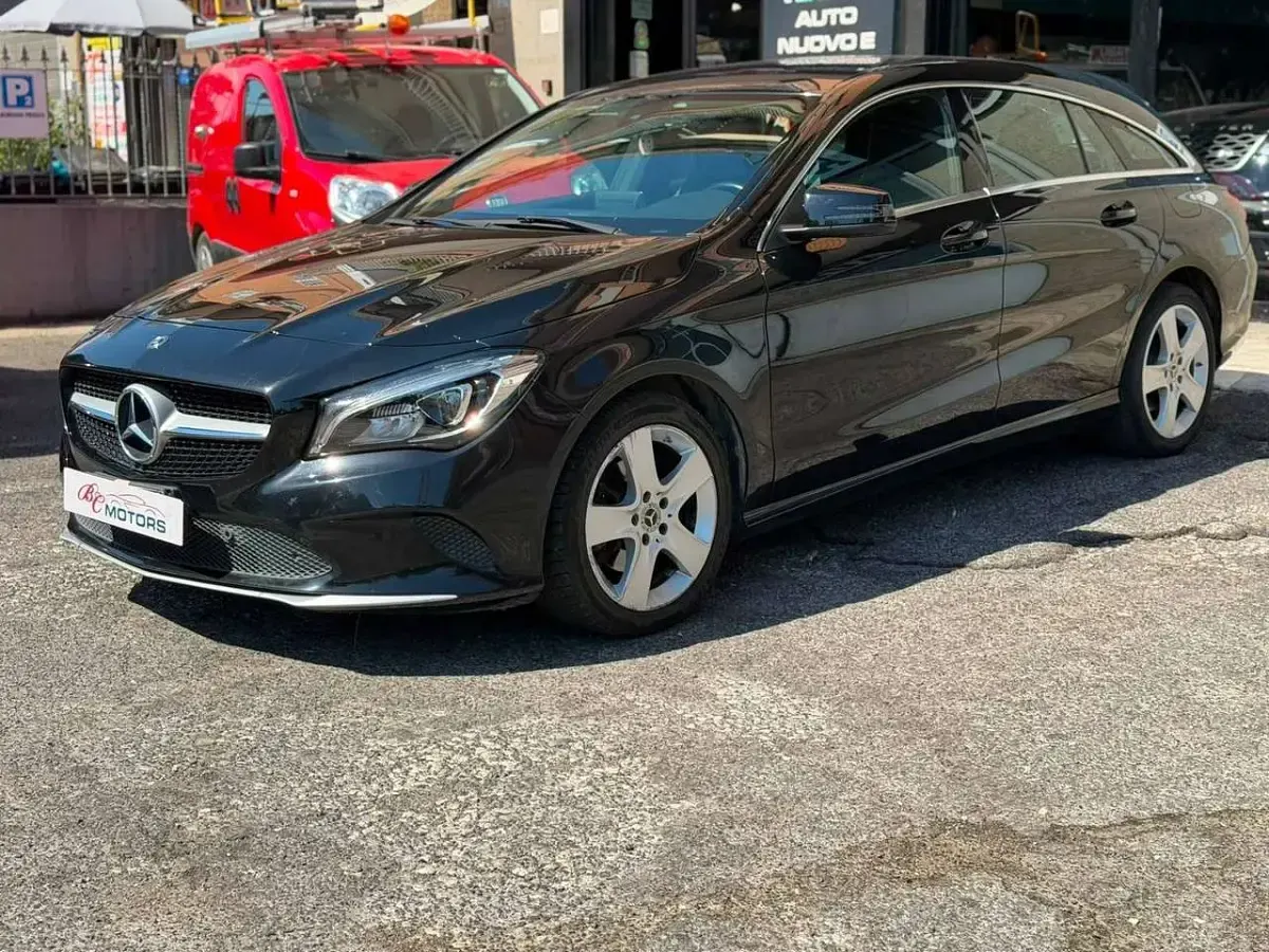 Usata Mercedes CLA200 Shooting Brake 136 CV (100 kW) 2018 Nero Station wagon