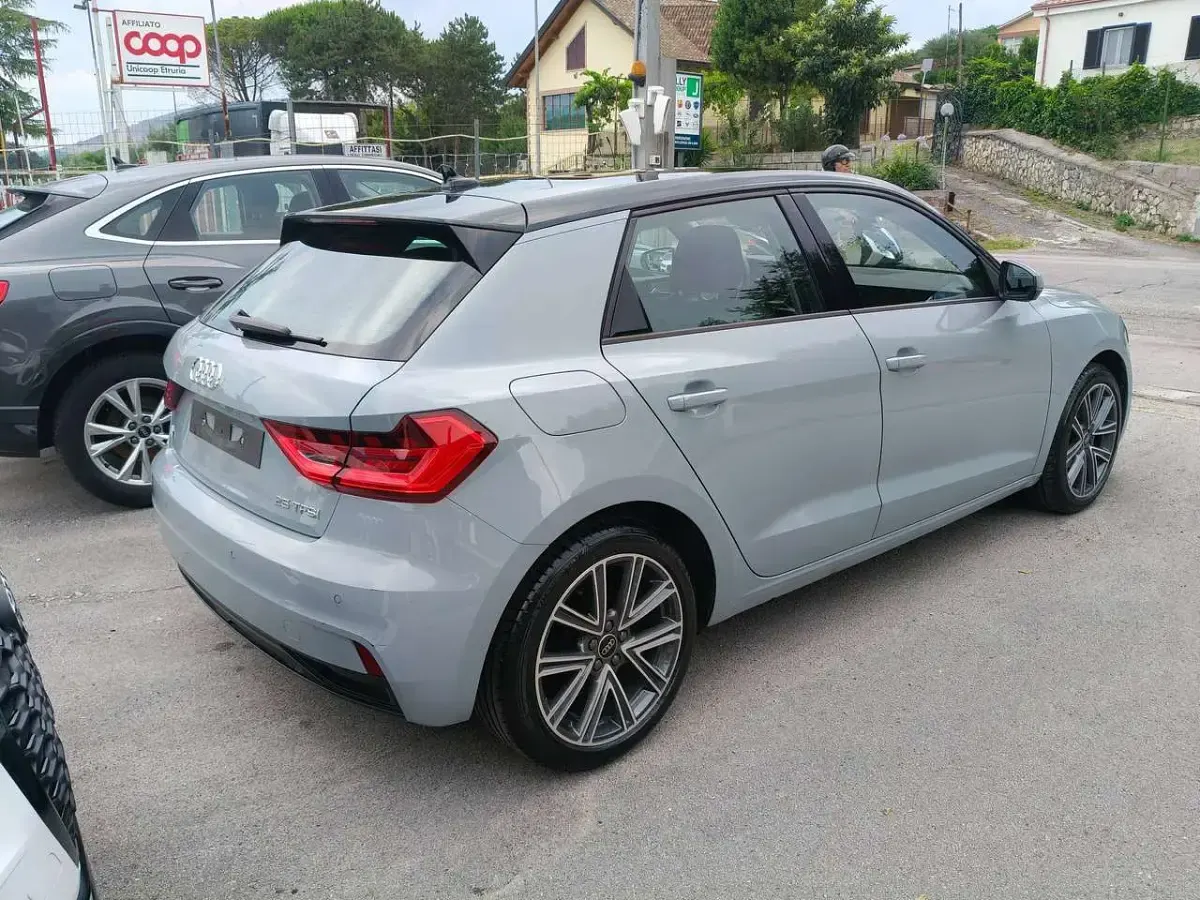 Usata Audi A1 Sportback Ambiente 95 CV (69 kW) 2025 Grigio Utilitaria