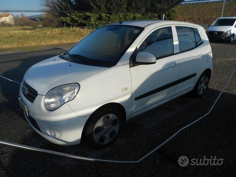 Bianco Usata 2010 Kia Picanto LX Due volumi | 2500 € (Buon prezzo) - Immagine 1/4