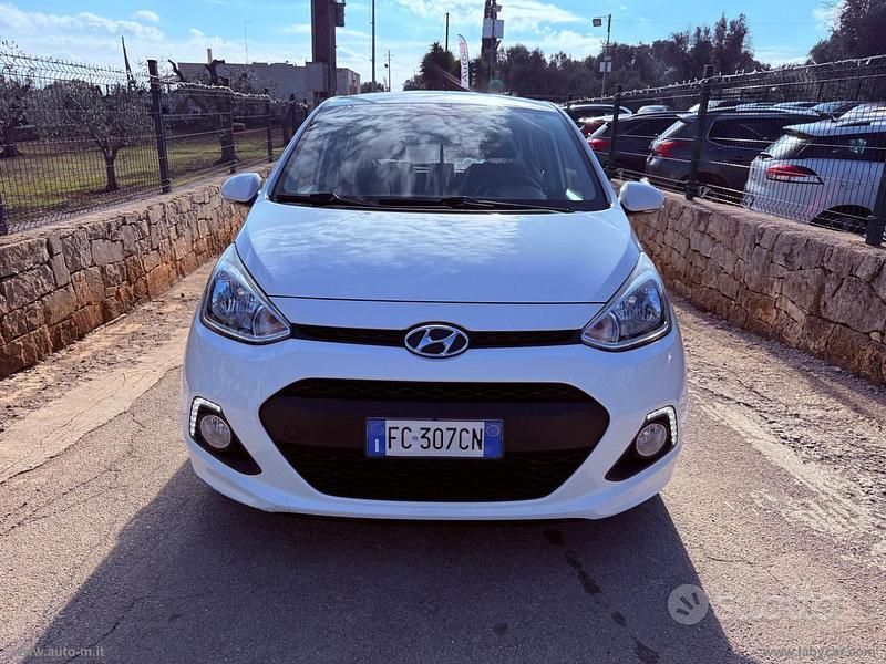 Usata Hyundai i10 Edition 67 CV (49 kW) 2016 Bianco Utilitaria