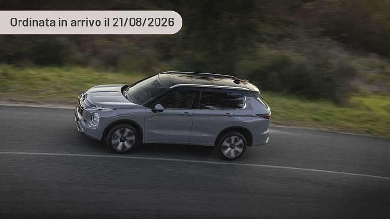 Nuova Mitsubishi Outlander P-HEV Inform 306 CV (225 kW) 2026 Argento SUV