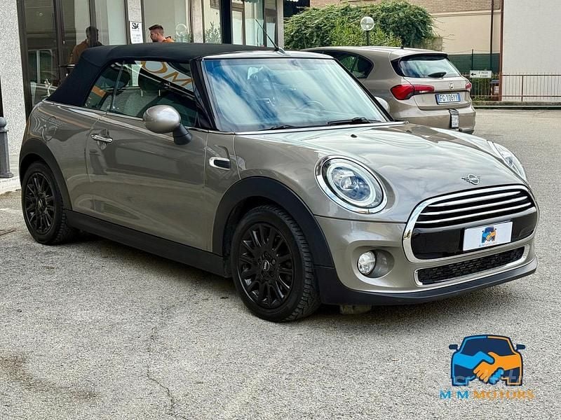 Usata Mini Cooper D Cabriolet Hype 116 CV (85 kW) 2019 Marrone Cabrio