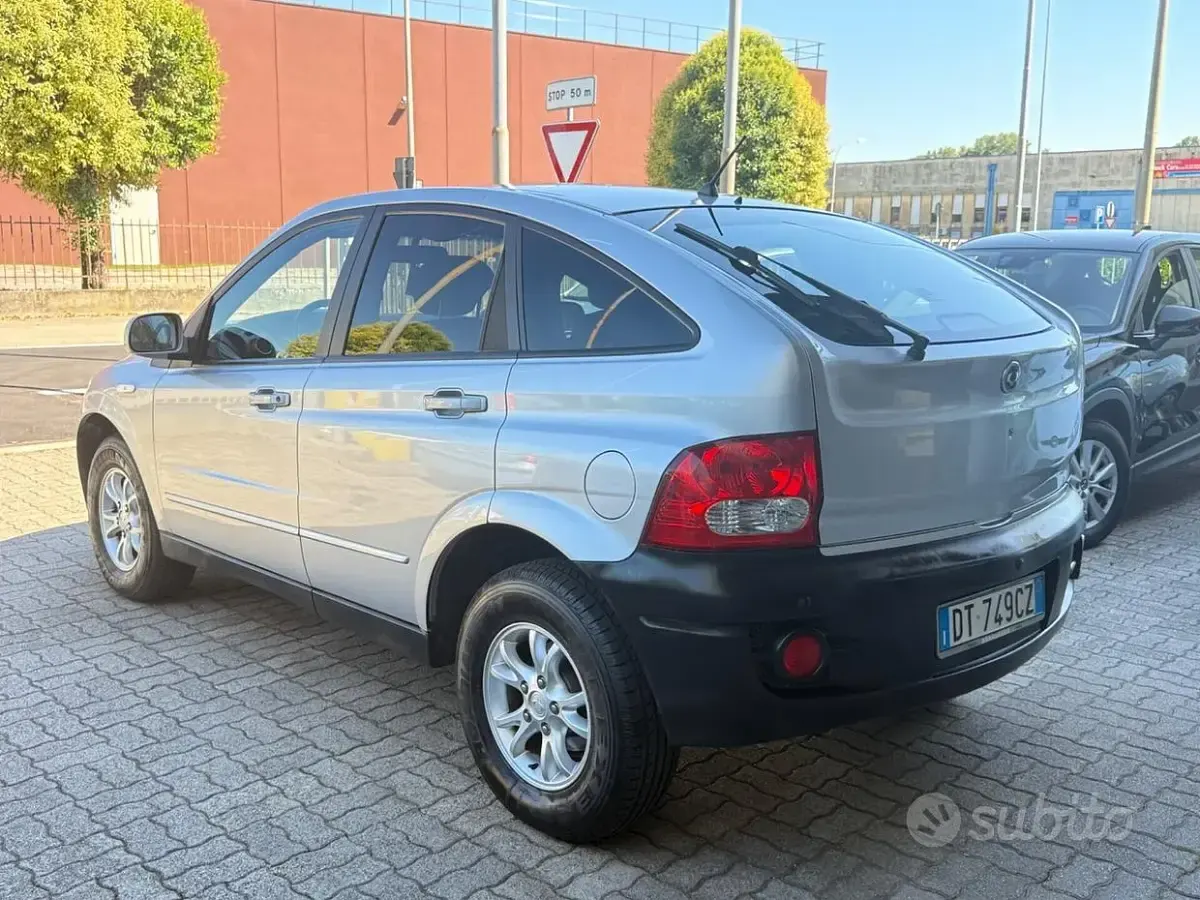 Usata SsangYong Actyon 141 CV (103 kW) 2009 Grigio SUV