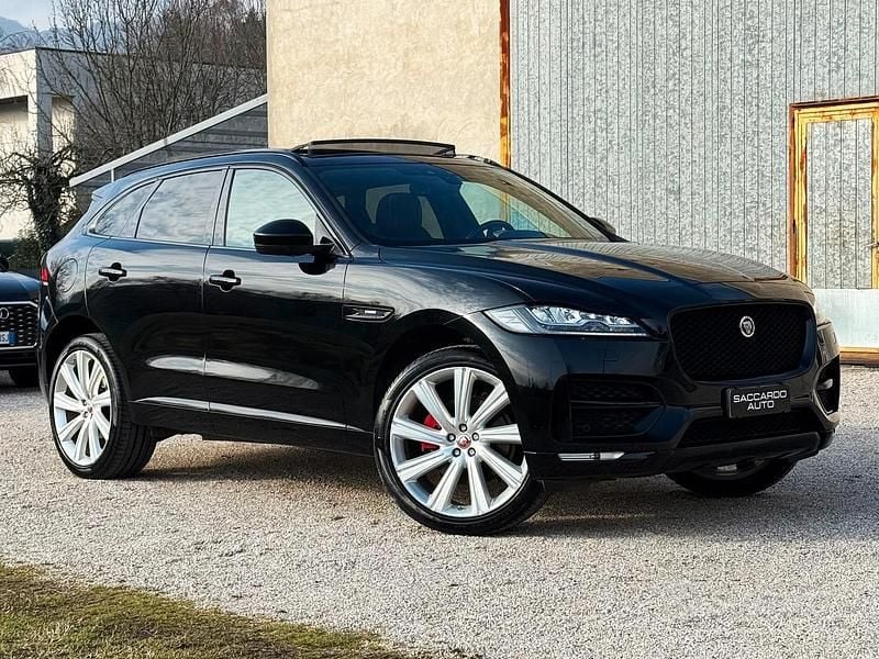Nero Usata 2018 Jaguar F-Pace R-Sport SUV | 17.900 € (Buon prezzo) - Immagine 1/4