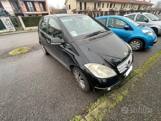 Usata Mercedes A180 109 CV (80 kW) 2009 Nero Monovolume