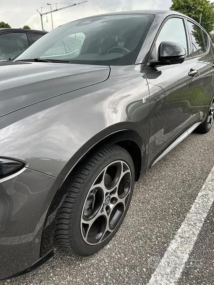 Usata Alfa Romeo Tonale Ti 131 CV (96 kW) 2024 Grigio SUV