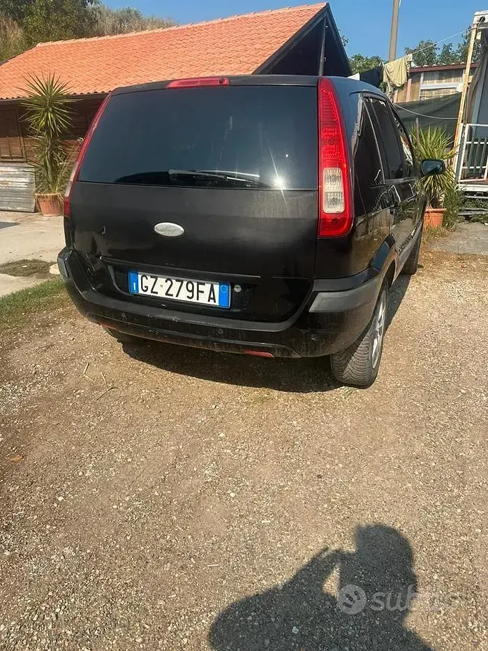 Usata Ford Fusion 68 CV (50 kW) 2006 Nero Utilitaria