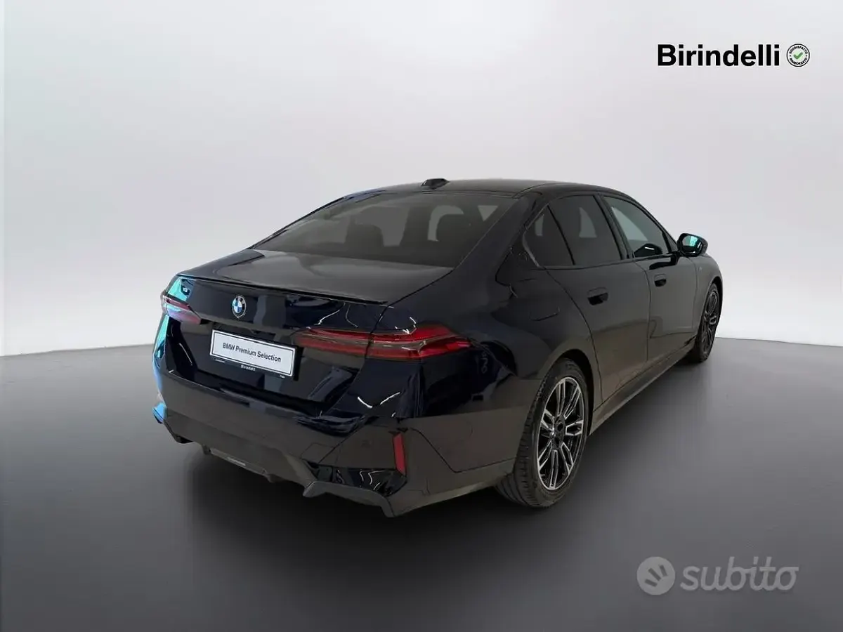 Usata BMW 520 M Sport 197 CV (144 kW) 2025 Nero Berlina