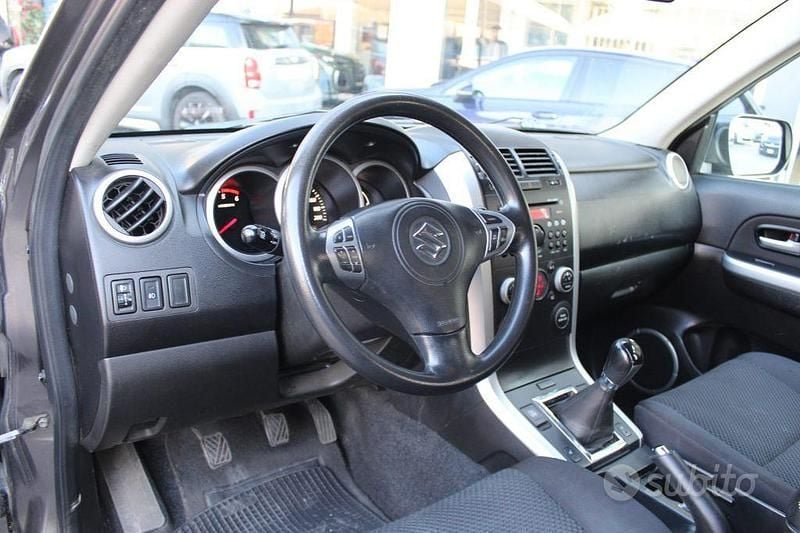 Usata Suzuki Grand Vitara 129 CV (94 kW) 2011 Grigio SUV