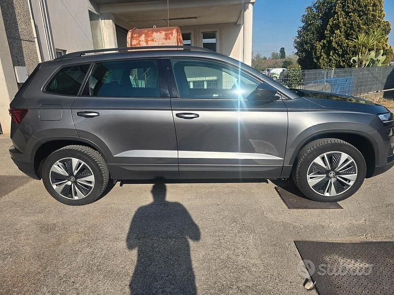 Usata Skoda Karoq Executive 116 CV (85 kW) 2022 Grigio SUV