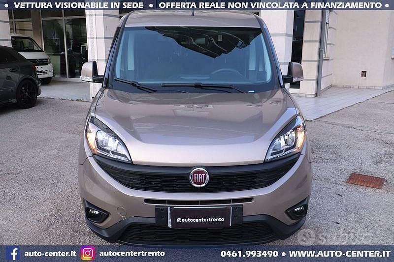 Usata Fiat Doblò 105 CV (77 kW) 2022 Beige Monovolume