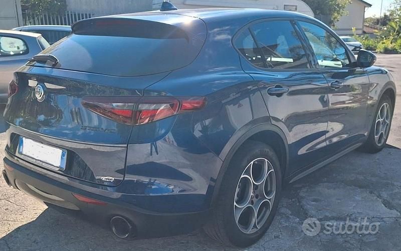 Blu Usata 2020 Alfa Romeo Stelvio Super SUV | 26.500 € - Immagine 1/4