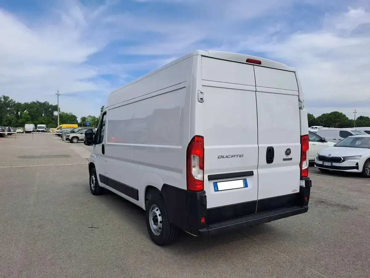 Usata Fiat Ducato 140 CV (102 kW) 2023 Bianco Furgone